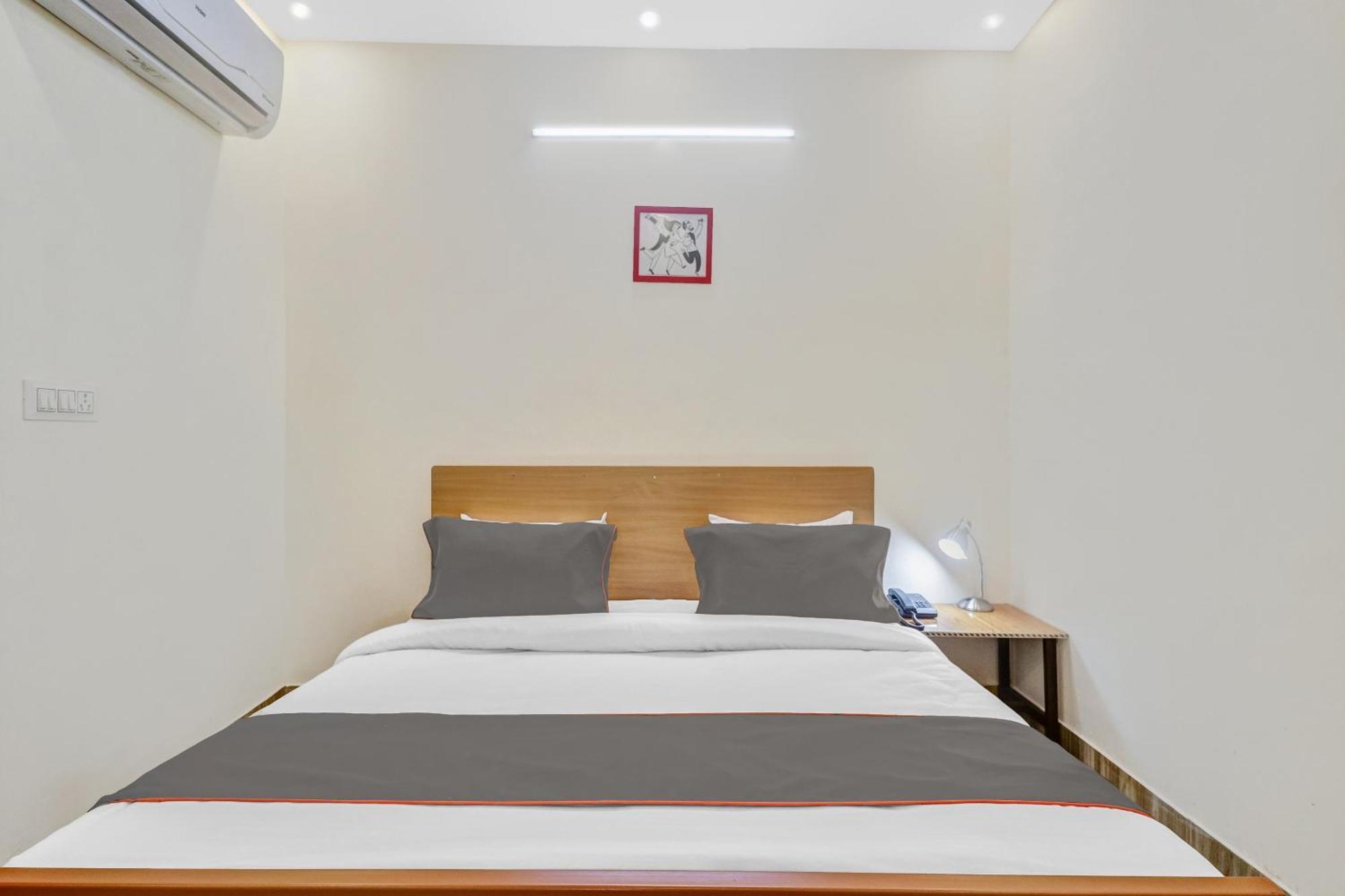 Super Capital O Moody Inn دلهي المظهر الخارجي الصورة