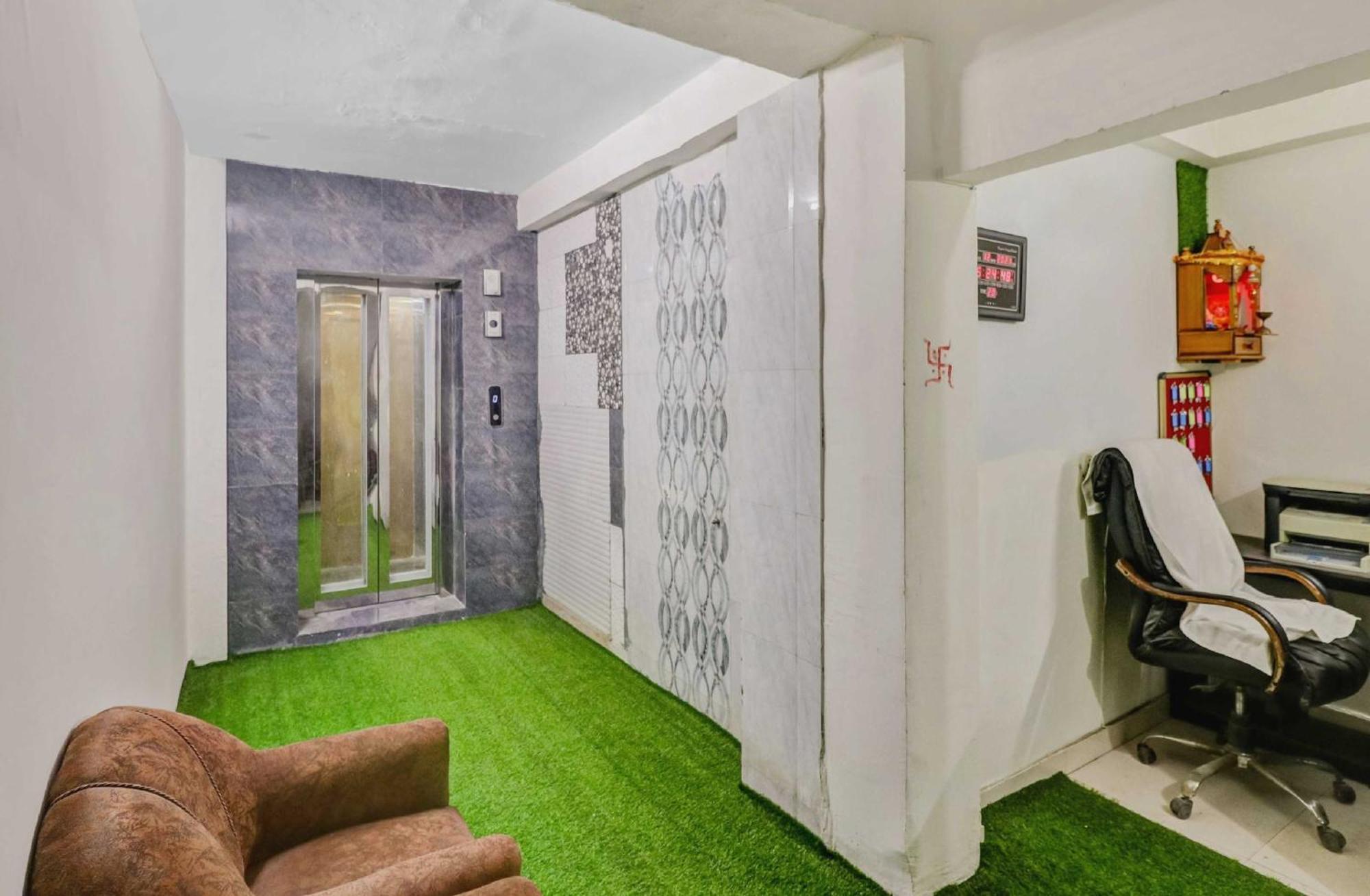 Super Capital O Moody Inn دلهي المظهر الخارجي الصورة