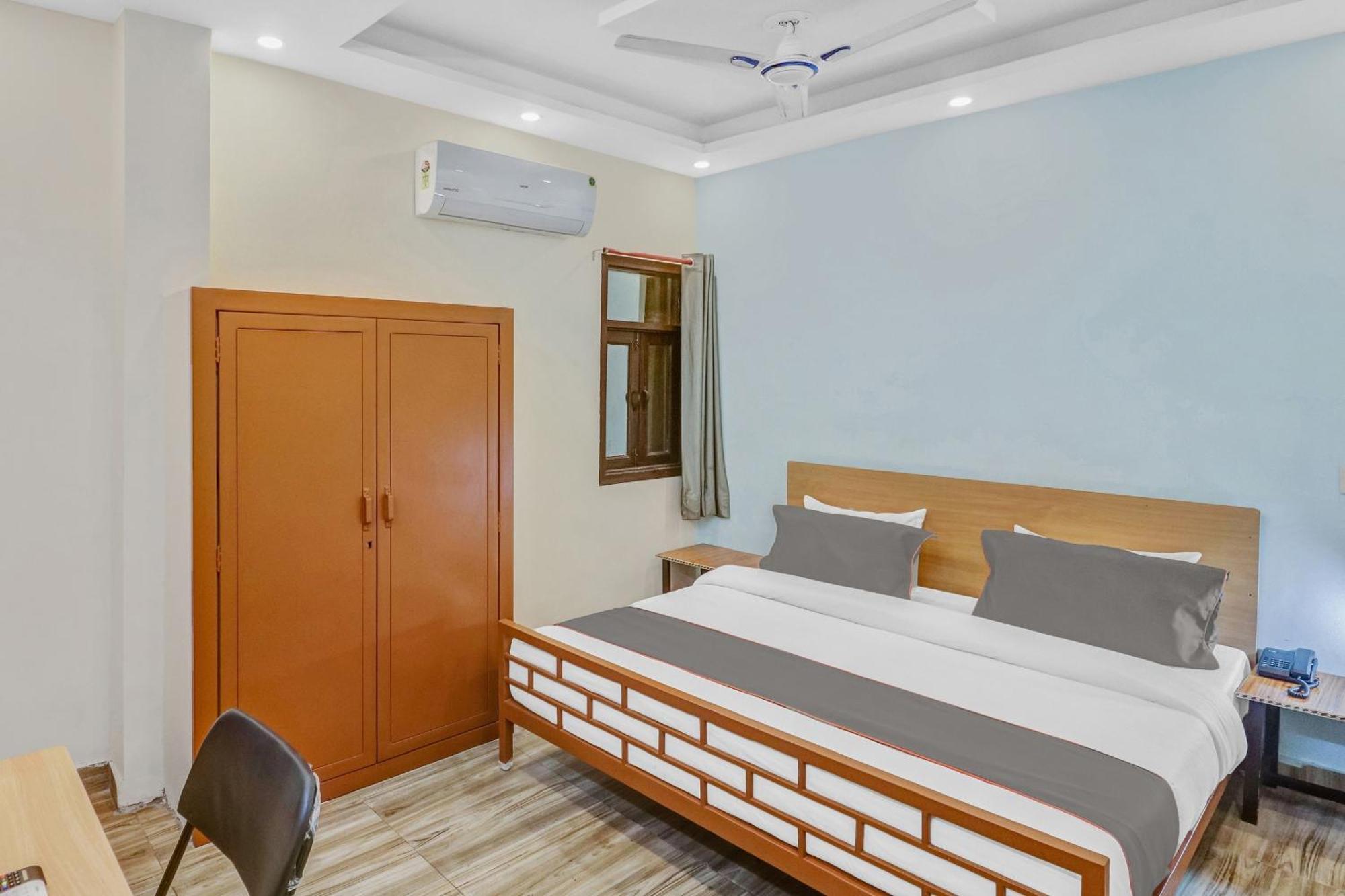 Super Capital O Moody Inn دلهي المظهر الخارجي الصورة