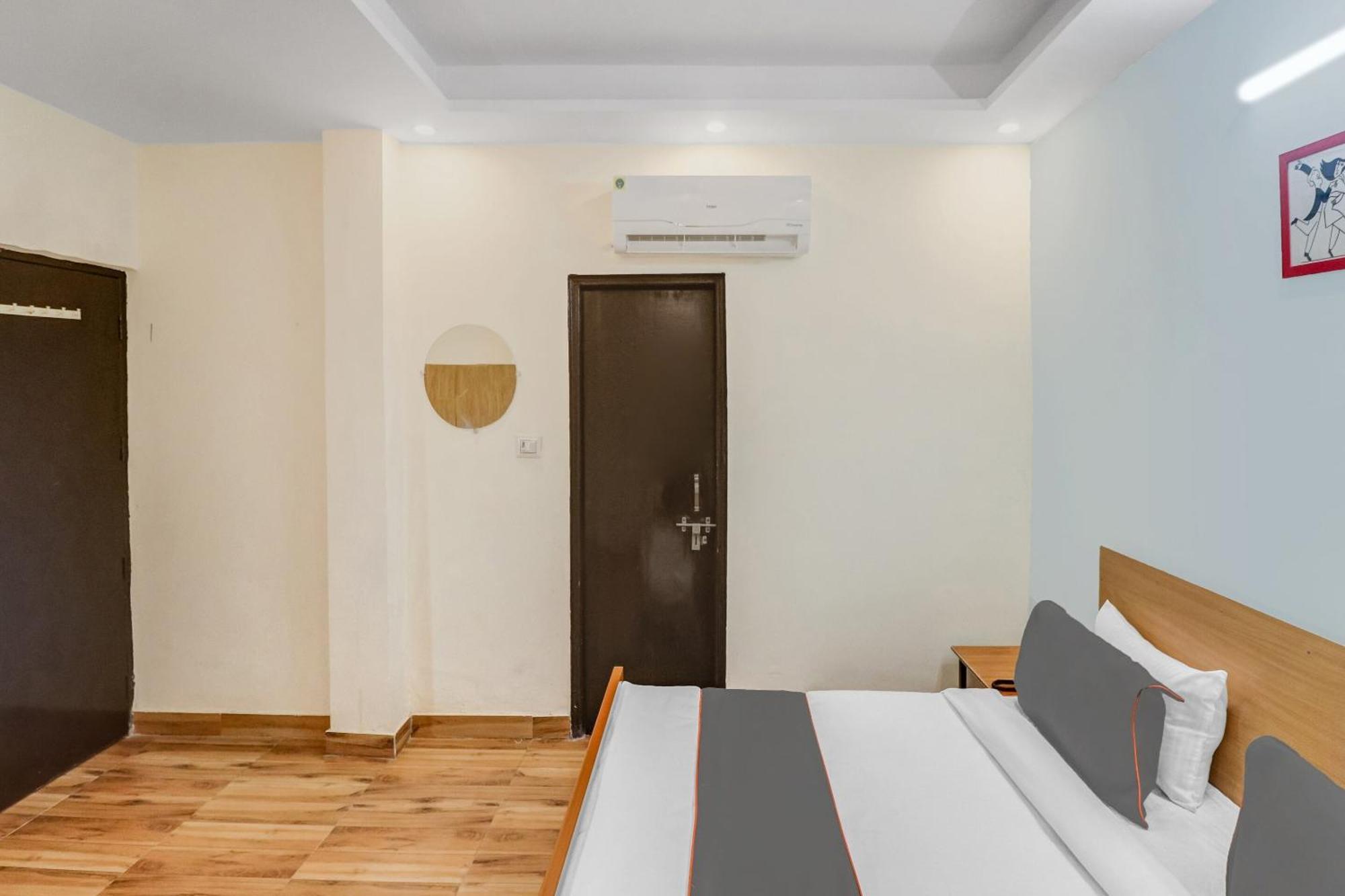 Super Capital O Moody Inn دلهي المظهر الخارجي الصورة